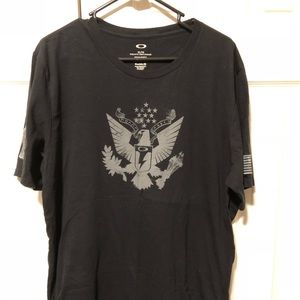 Oakley T-shirt